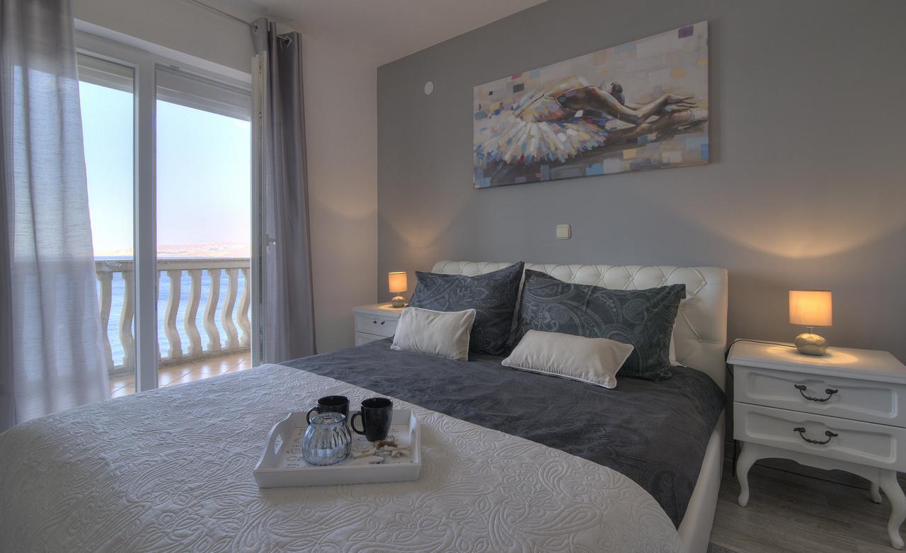 Apartments Lola Senj  Ngoại thất bức ảnh